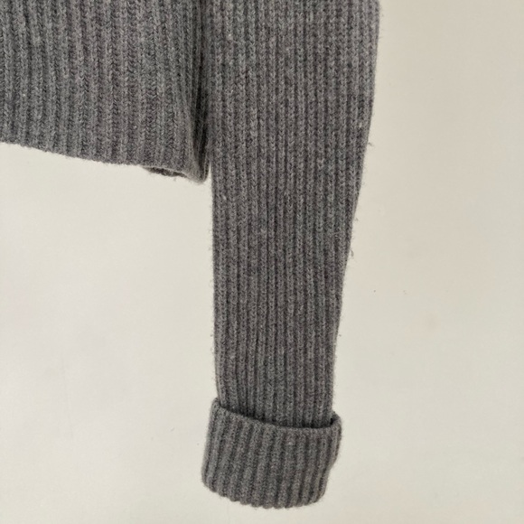 H&M | Gray Wool/Cashmere Turtleneck Sweater - Picture 3 of 8